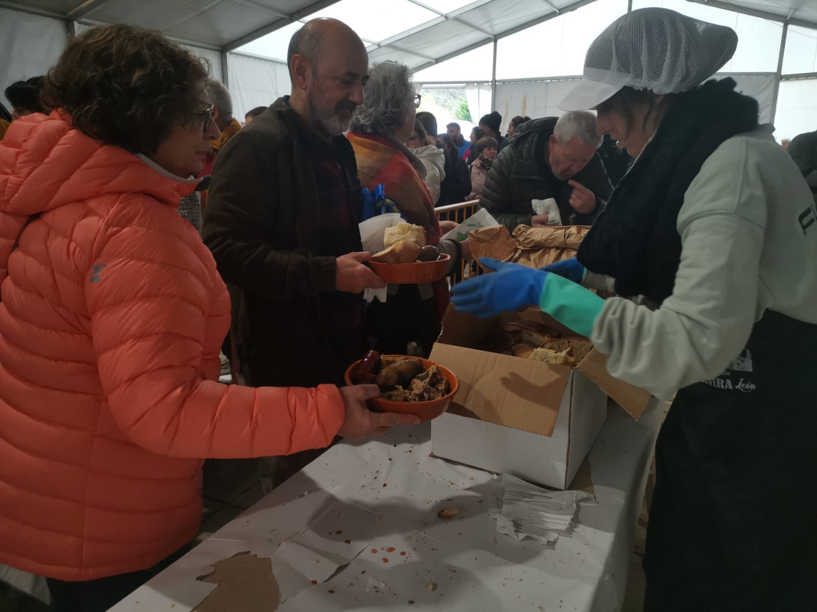 Fotos Tudanca Se Ala Que La Feria De La Cecina De Vegacervera Le N